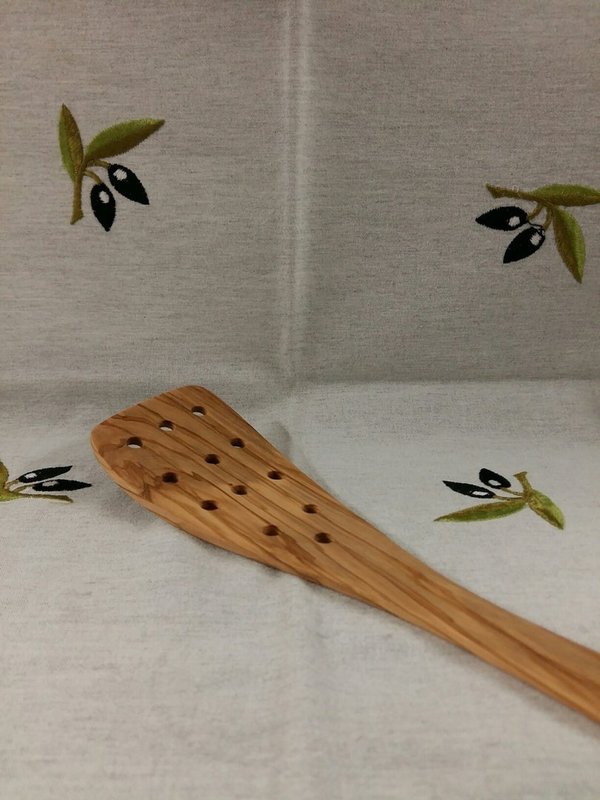 spatula with holes